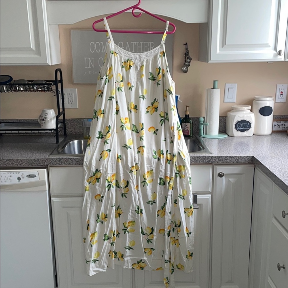 B skies are blue lemon dress